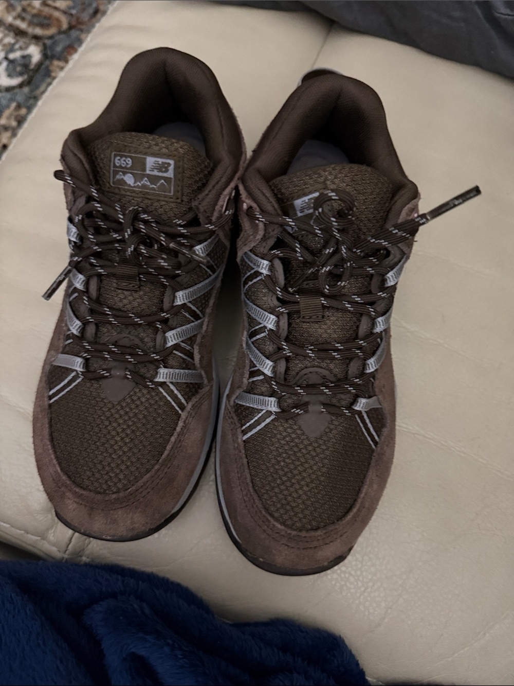 New Balance Women’s Brown 669 Trail Sneakers, size 8